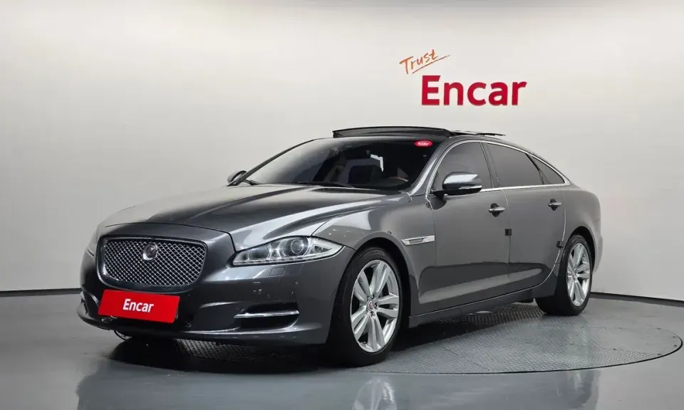 Jaguar XJ