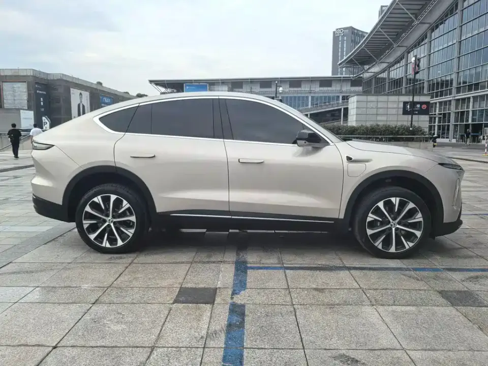 Nio EC7