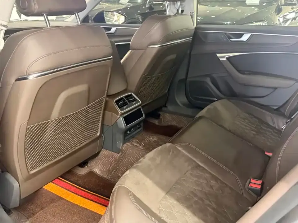Audi A7L