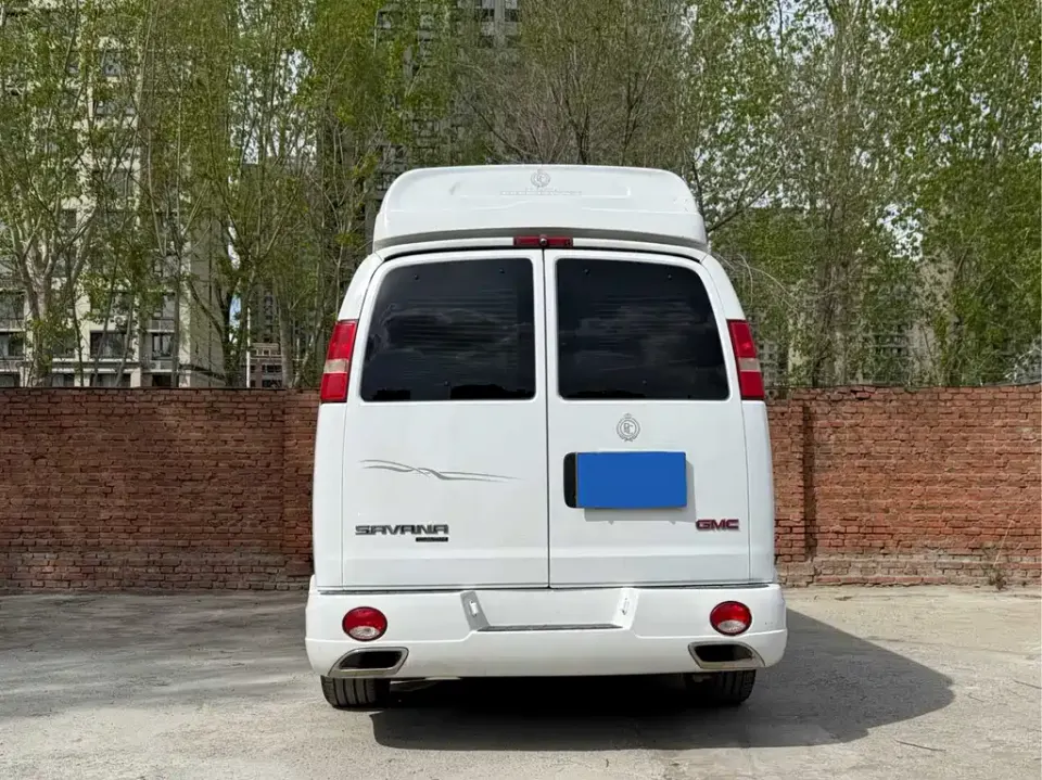 GMC Savana