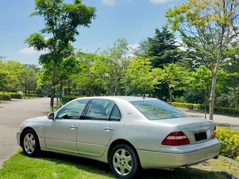 Lexus LS
