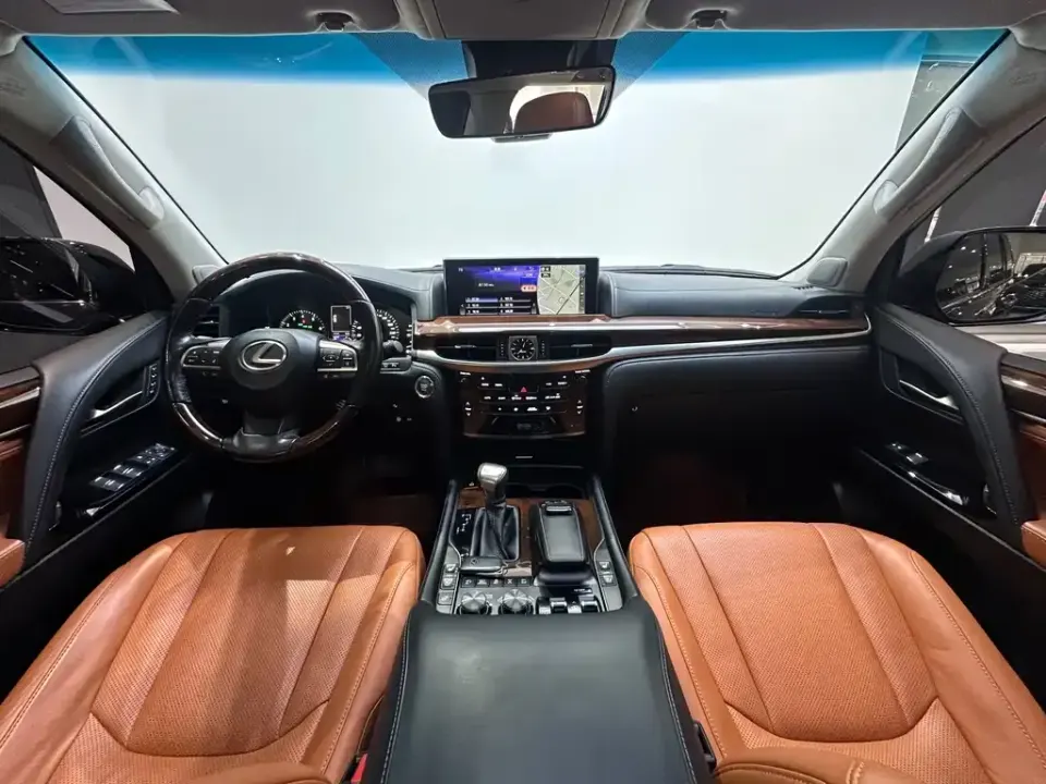 Lexus LX