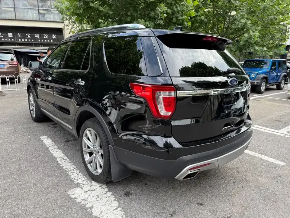 Ford Explorer (Import)