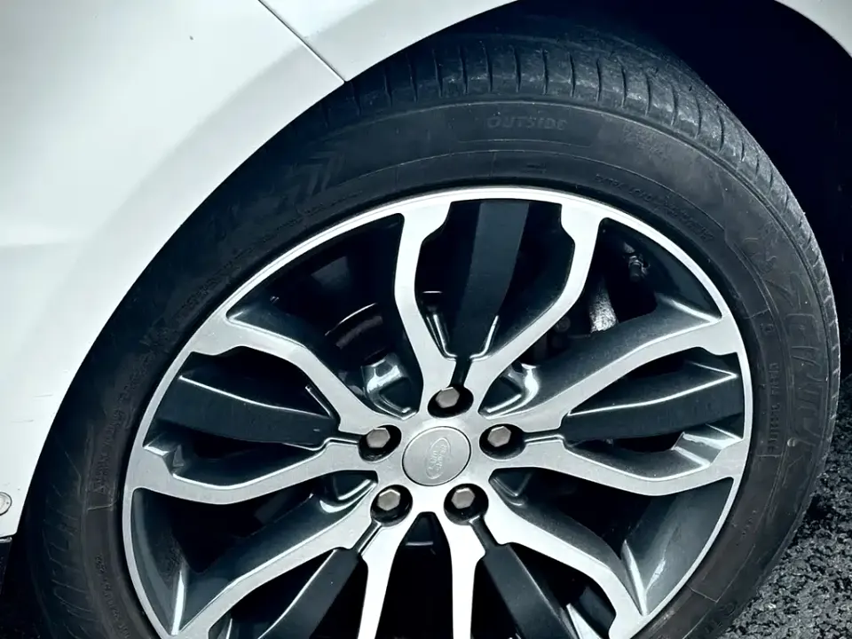Land Rover Sport