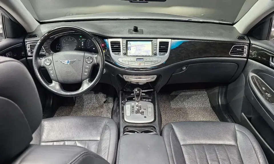 Hyundai Genesis