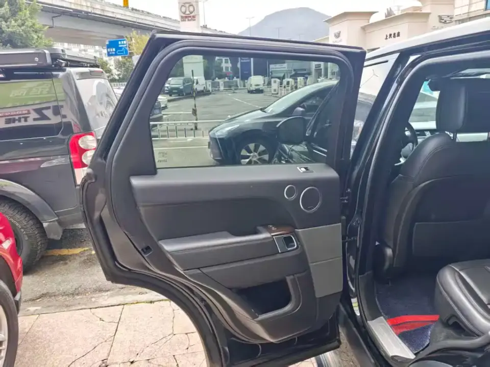 Land Rover Sport PHEV