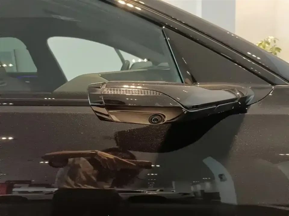 Audi A6L e-tron