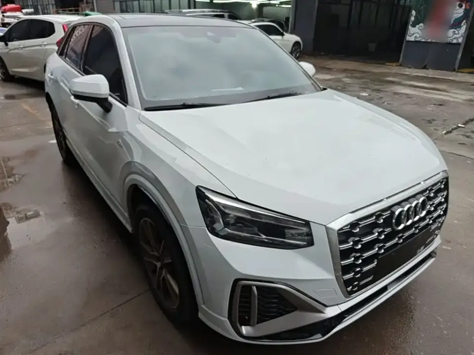 Audi Q2L