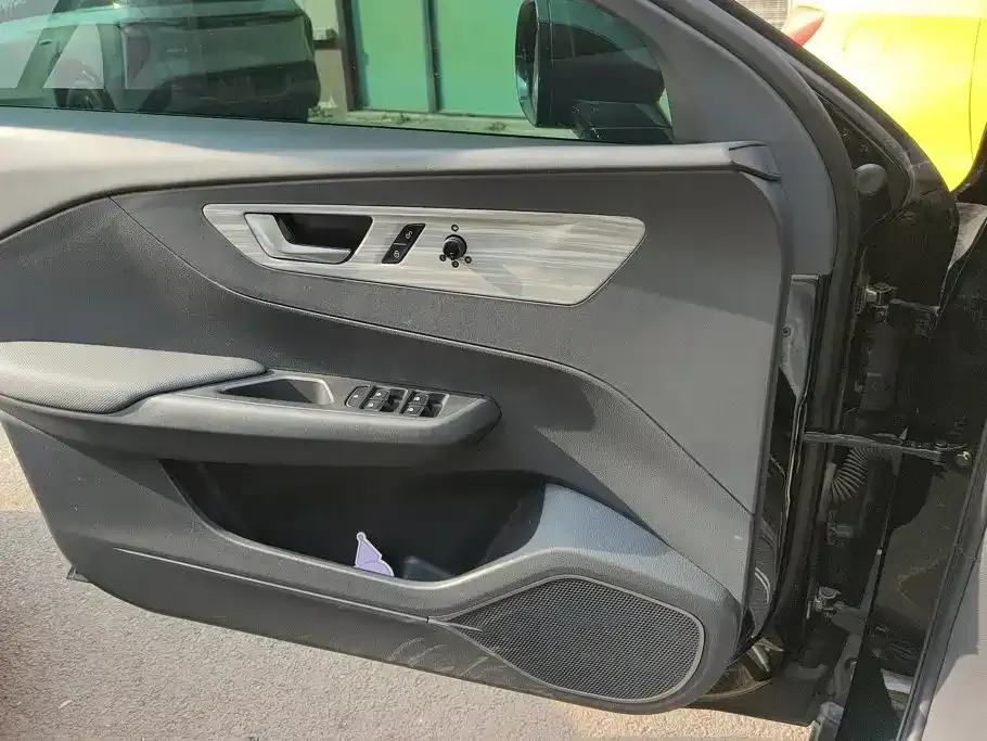 Hongqi Hongqi E-QM5
