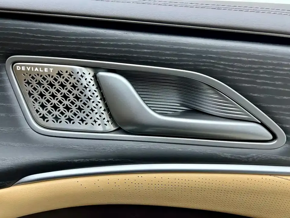 Denza Denza D9