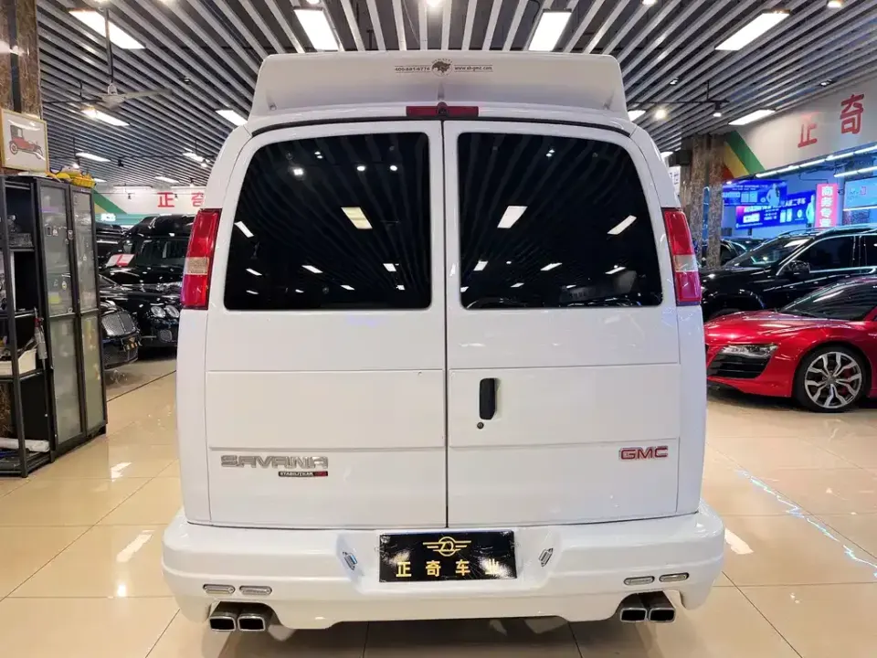 GMC Savana