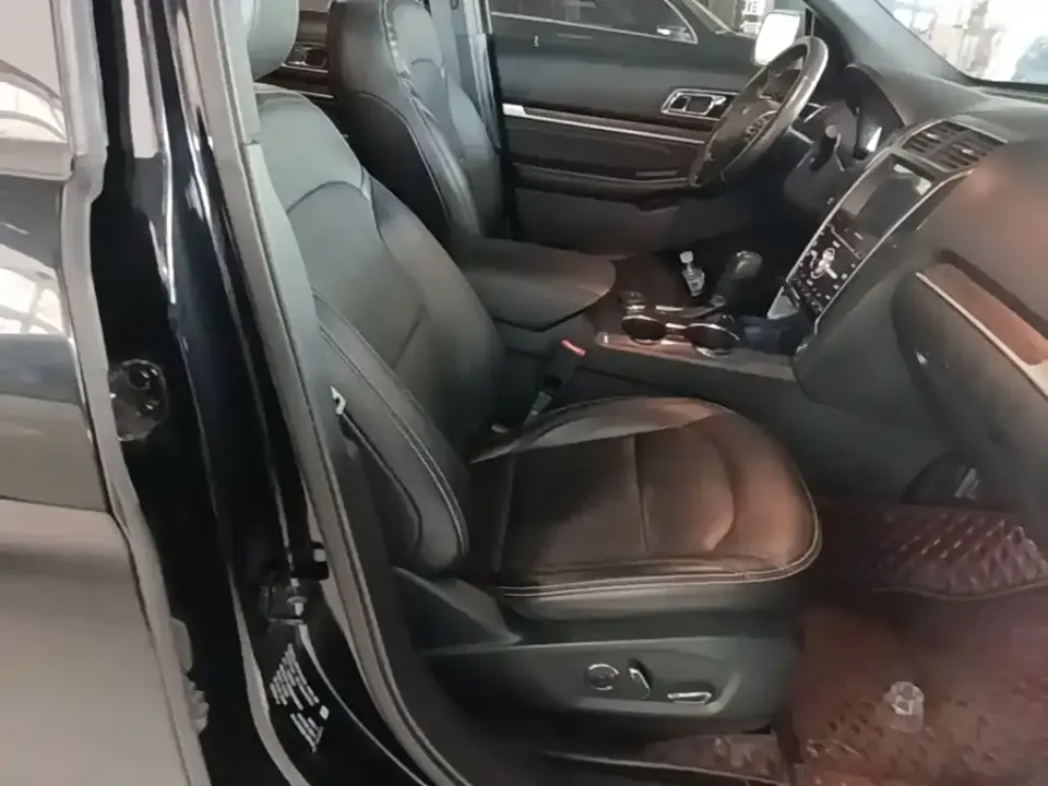Ford Explorer (Import)