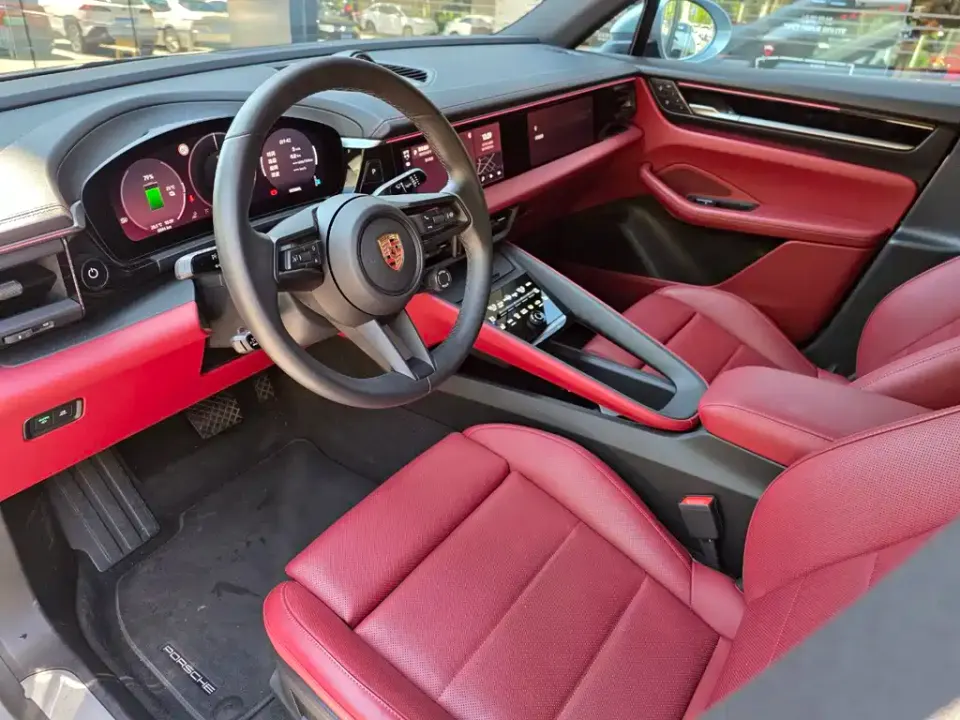 Porsche Macan EV