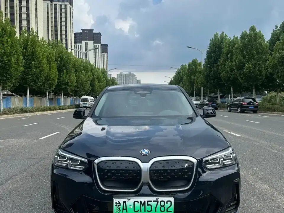 BMW iX3