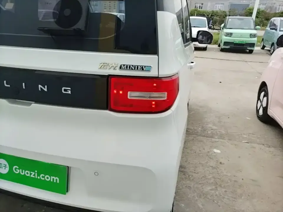 Wuling MINIEV