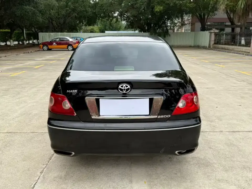Toyota Reiz