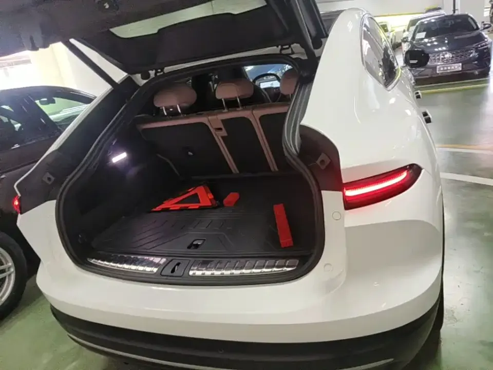 Nio EC6