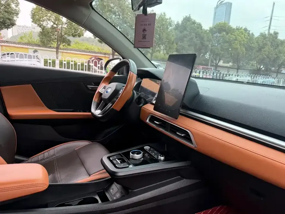 BYD e2