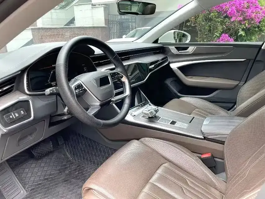 Audi A7L