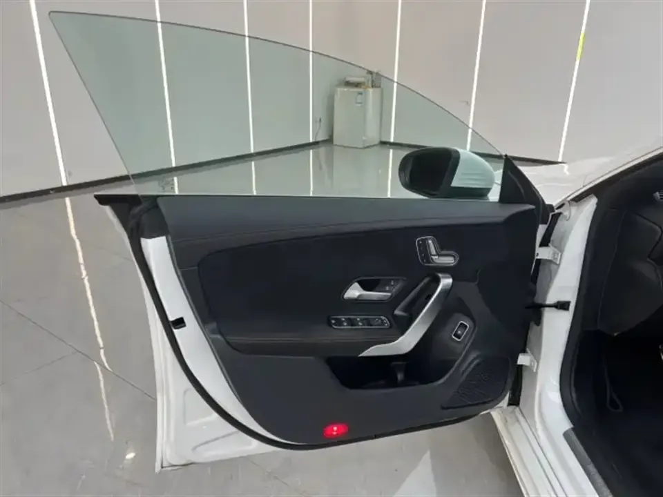Mercedes-Benz CLA (Import)