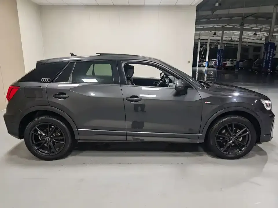 Audi Q2L