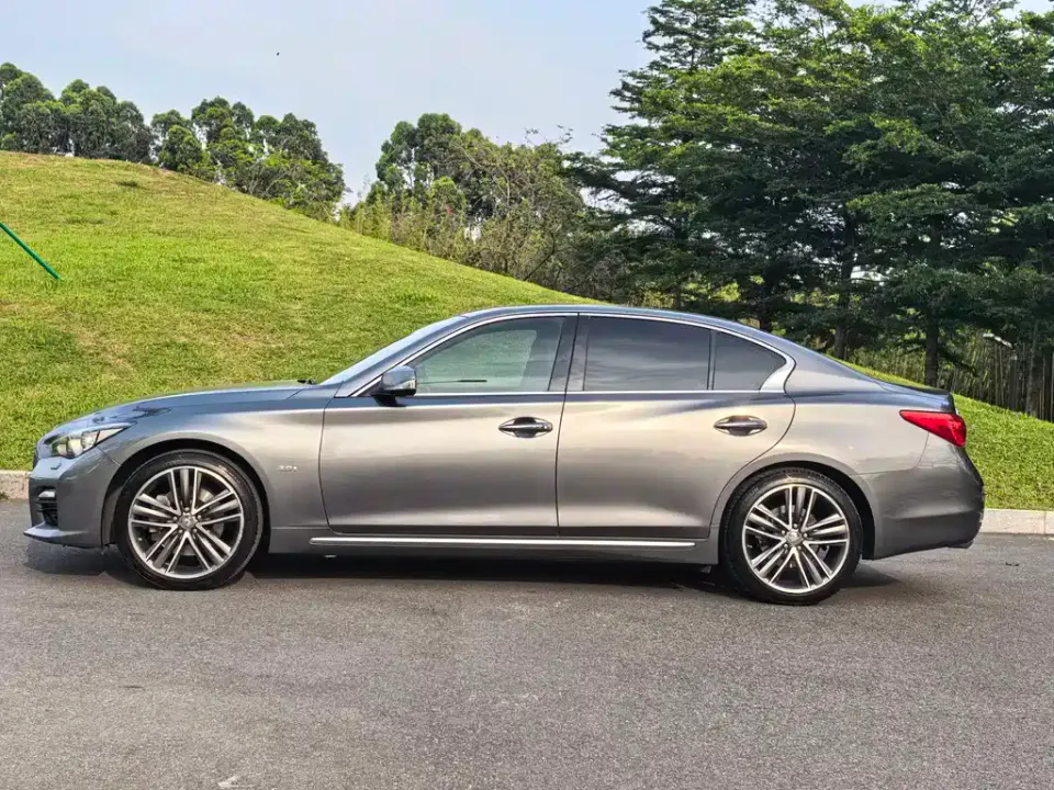 Infiniti Q50L