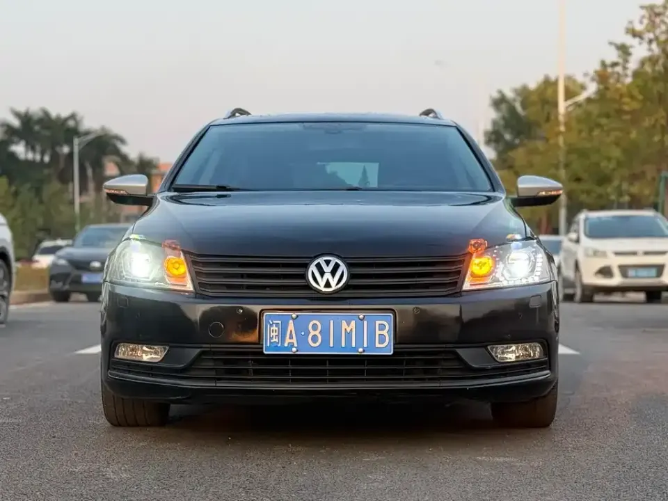 Volkswagen Magotan (Import)