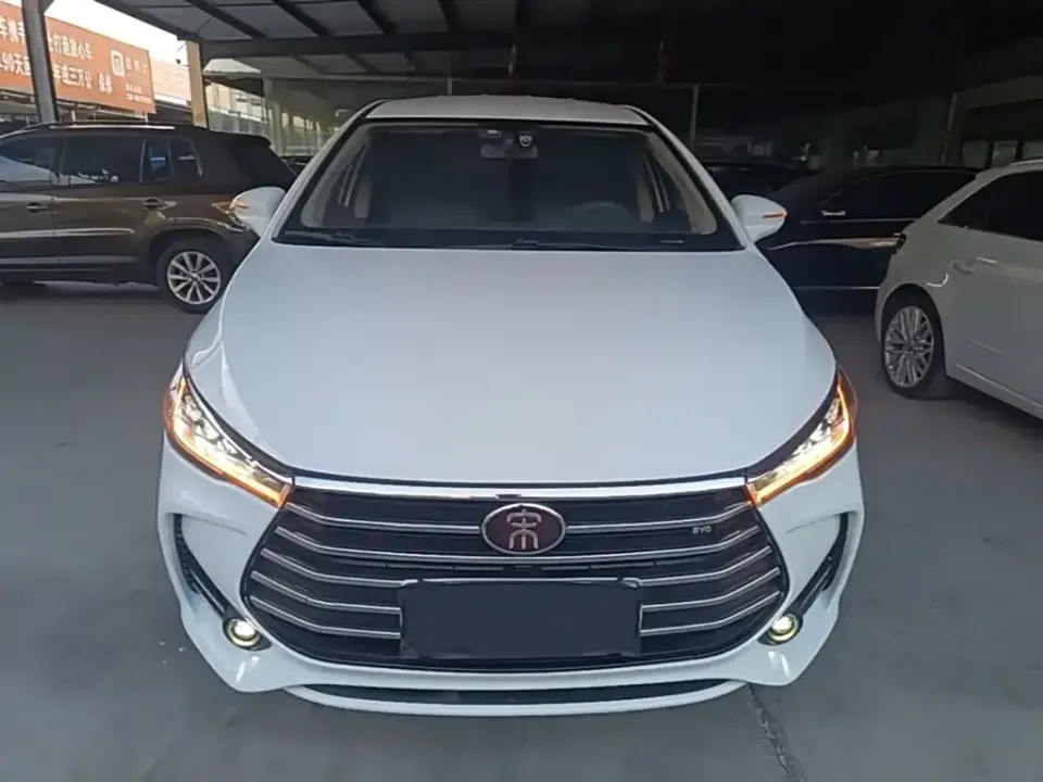 BYD MAX