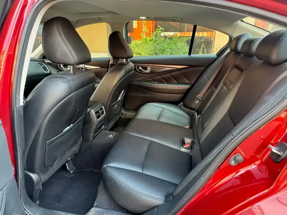 Infiniti Q50L