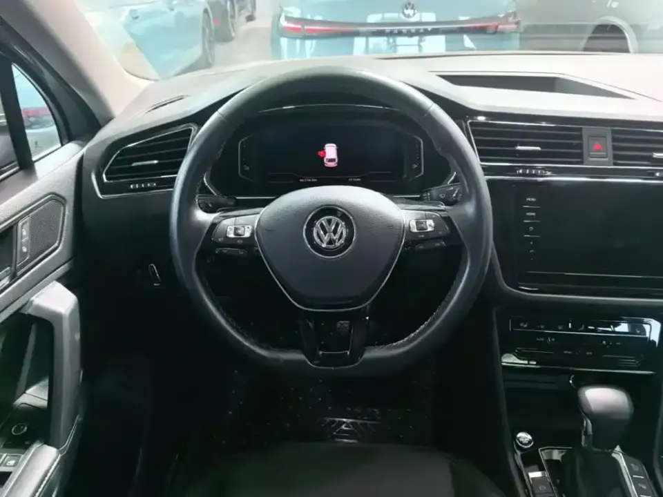 Volkswagen Tiguan L PHEV