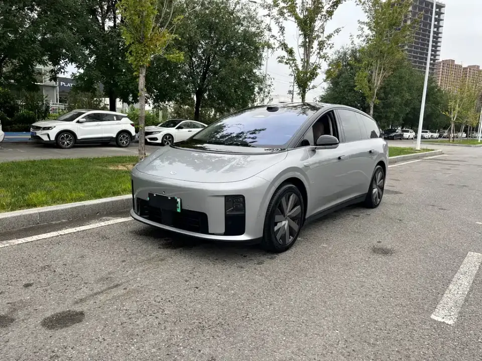 Li Li i8