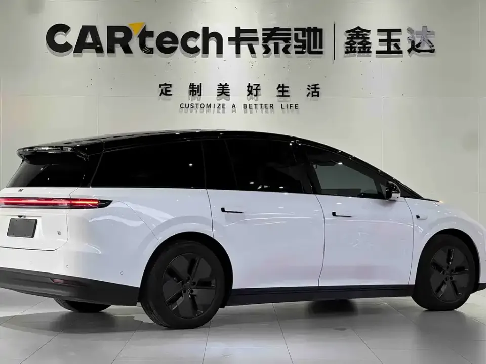 Li Li i8