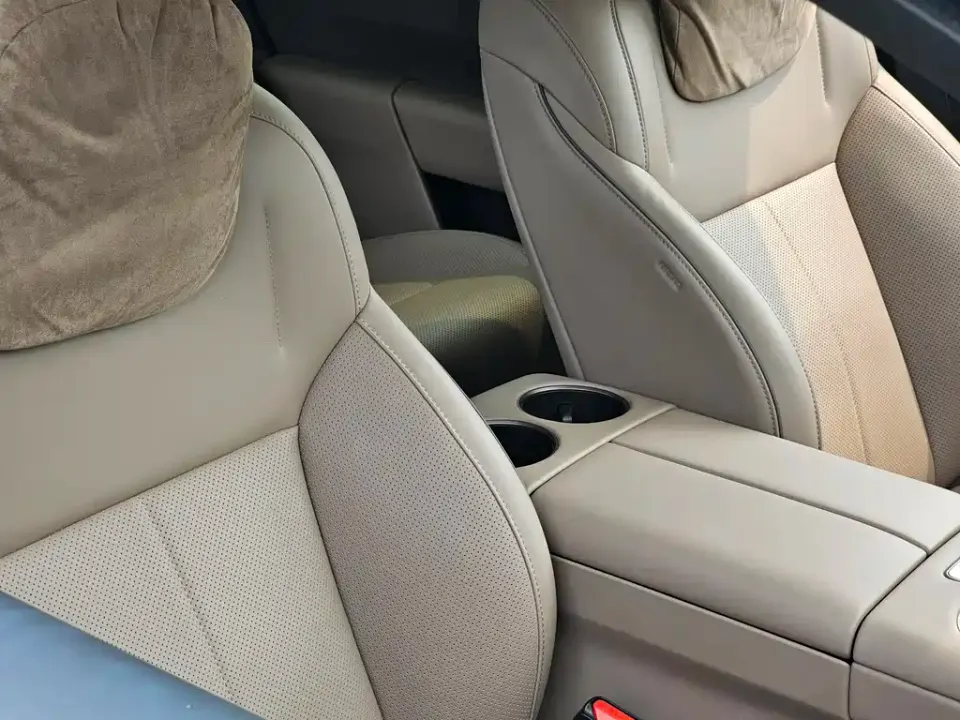 Li Li i8