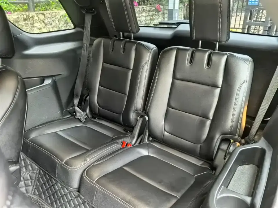 Ford Explorer (Import)