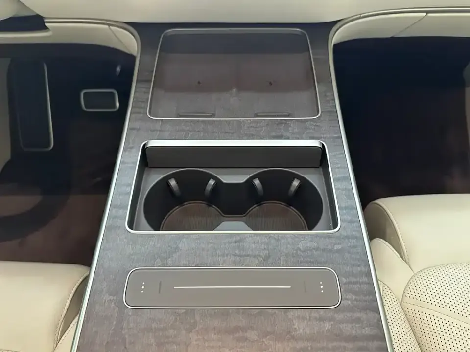 Nio ES9