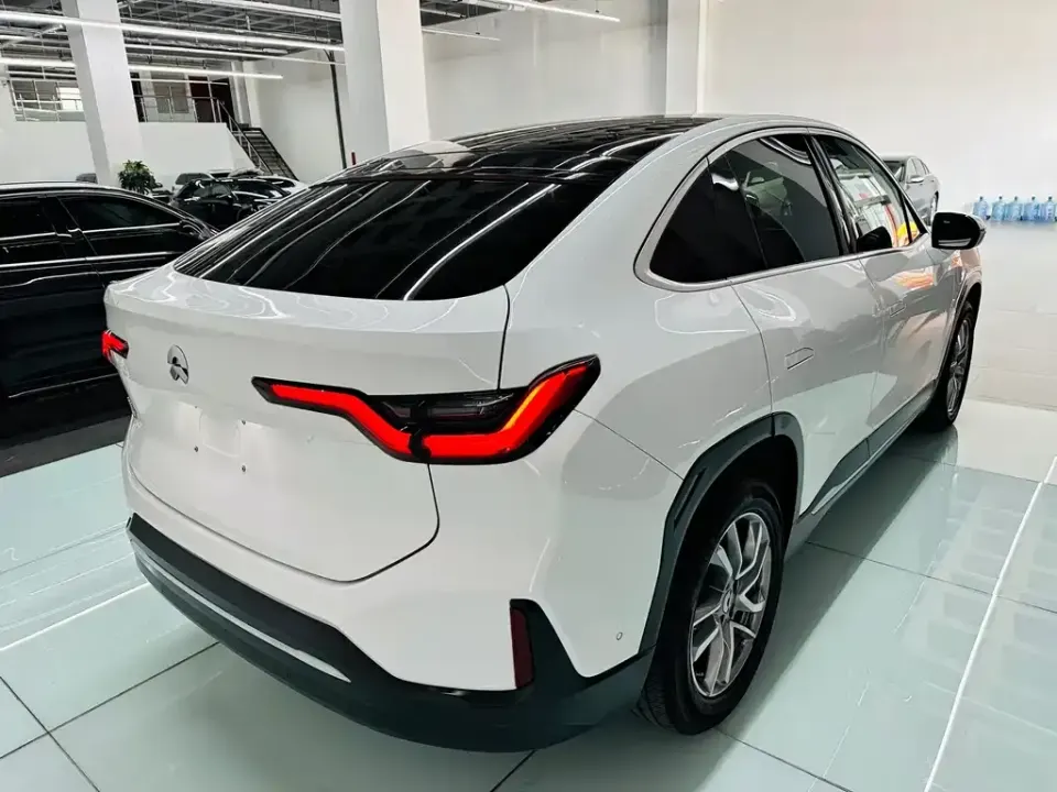 Nio EC6
