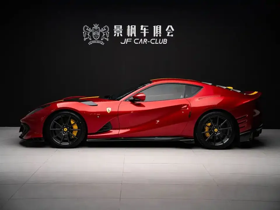 Ferrari 812