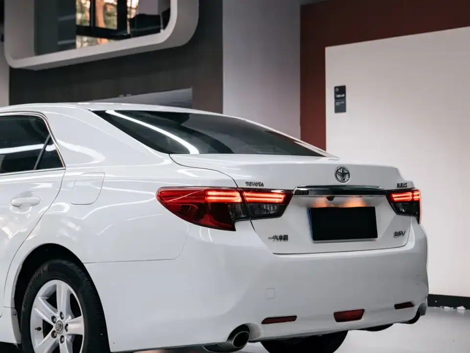 Toyota Reiz