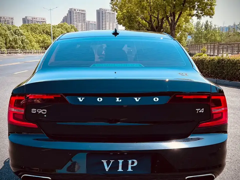 Volvo S90