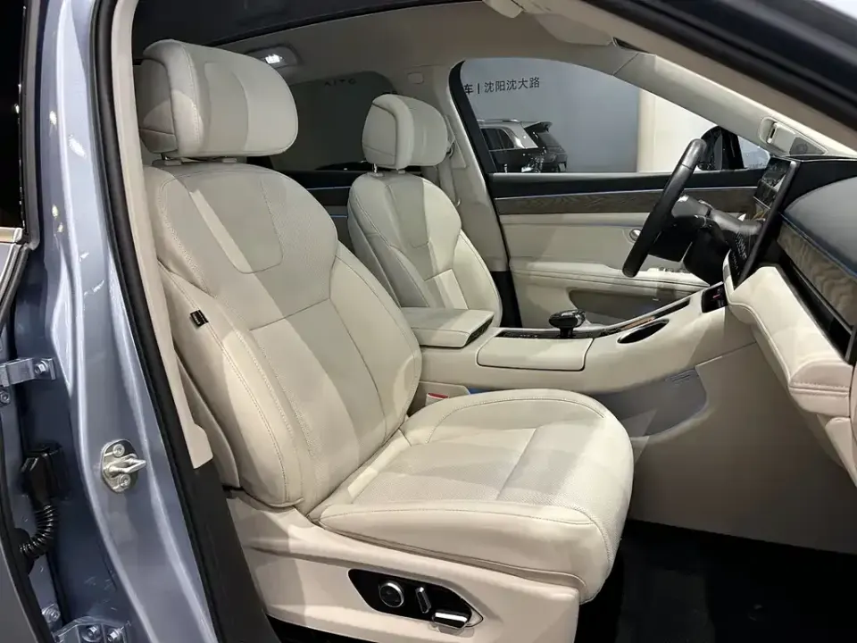 AITO AITO M5