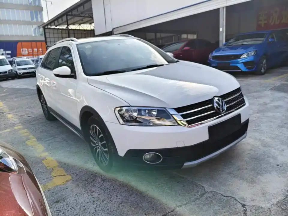 Volkswagen Cross Lavida
