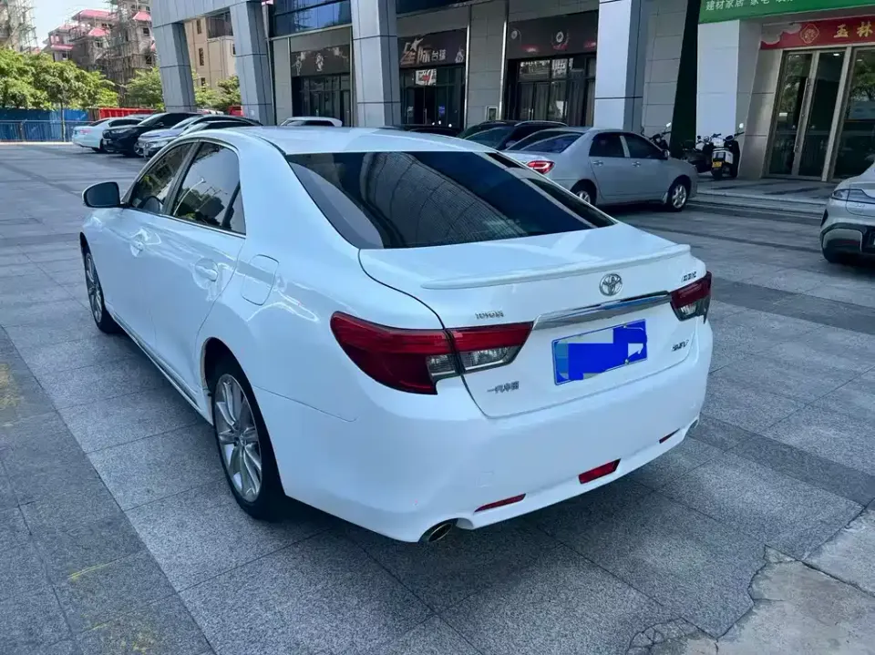 Toyota Reiz