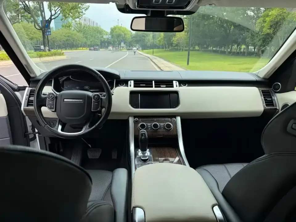 Land Rover Sport