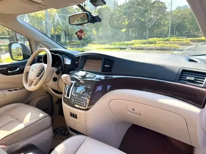 Nissan Quest
