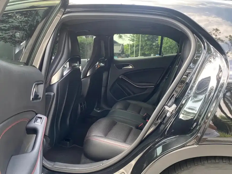 Mercedes-Benz GLA AMG