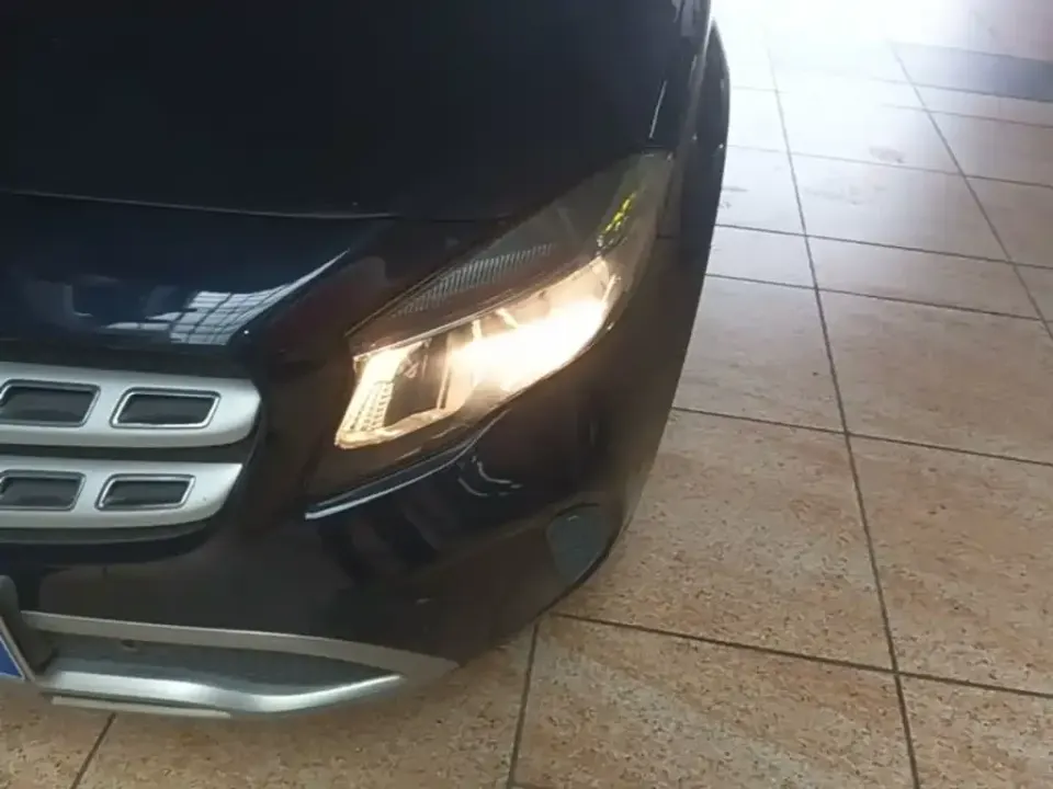 Mercedes-Benz GLA
