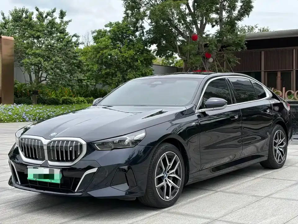 BMW i5