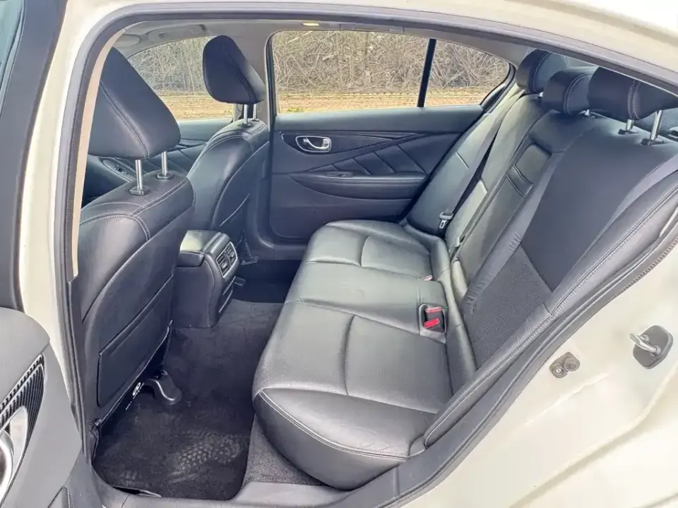 Infiniti Q50L