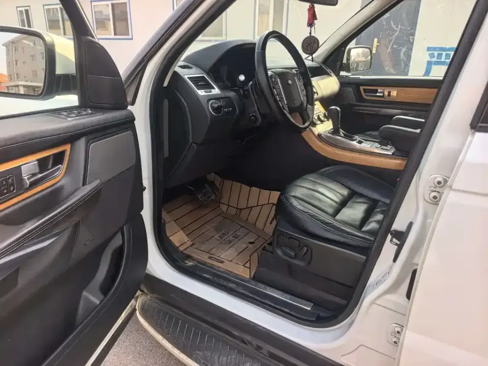 Land Rover Sport