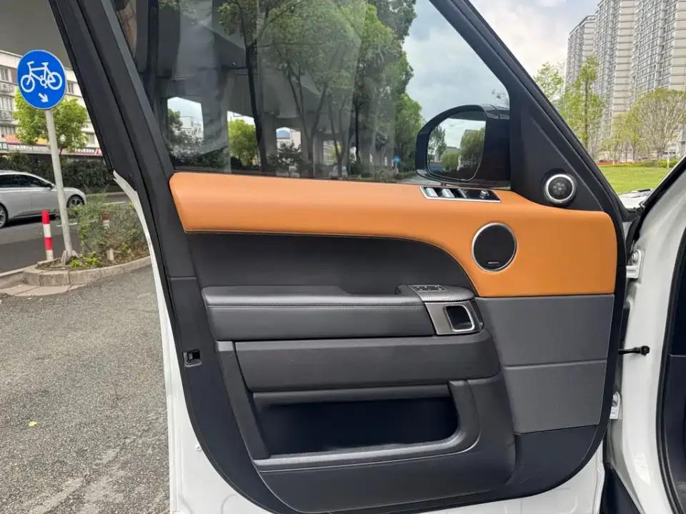 Land Rover Sport